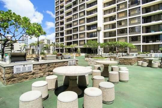 Light & Airy 8Th Floor Ocean View Condo With Lanai Condo Χονολουλού Εξωτερικό φωτογραφία
